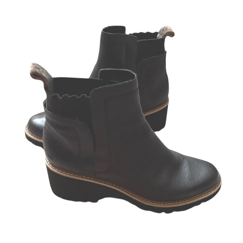 Dolce Vita Huey H2O Water Resistant‎ leather Chelsea Chunky Boots 7.5